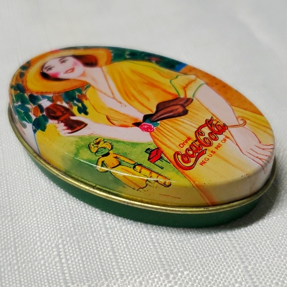 VTG Coca Cola Travel Tin & Sewing Supplies Handy Sewing Kit Retro Collectible - Picture 6 of 16